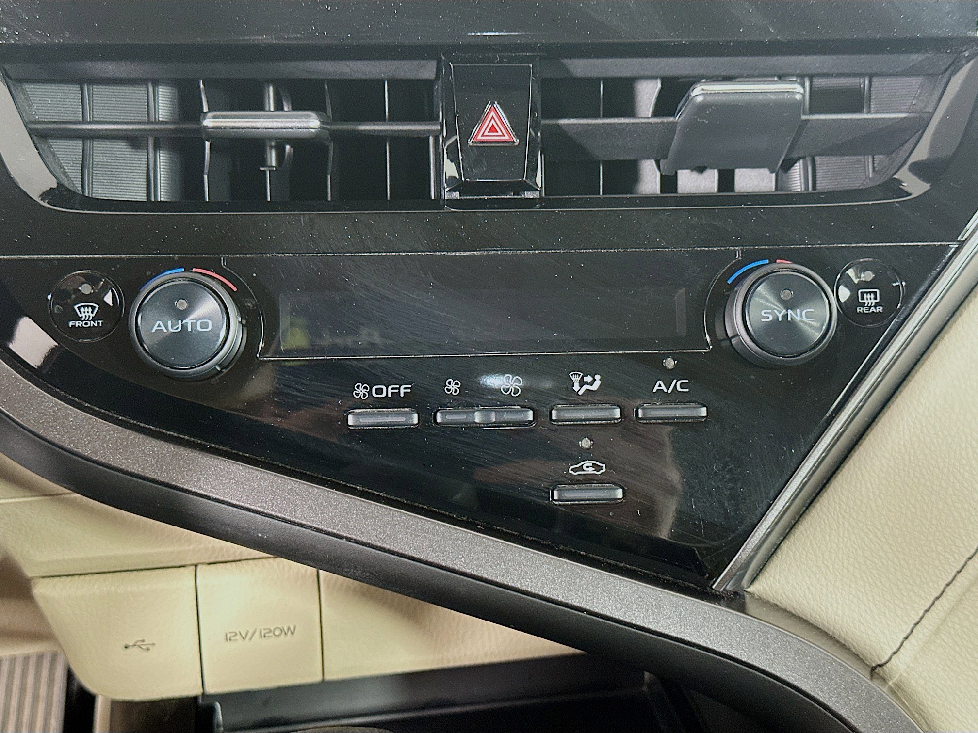 Used 2023 Toyota Camry LE image 22