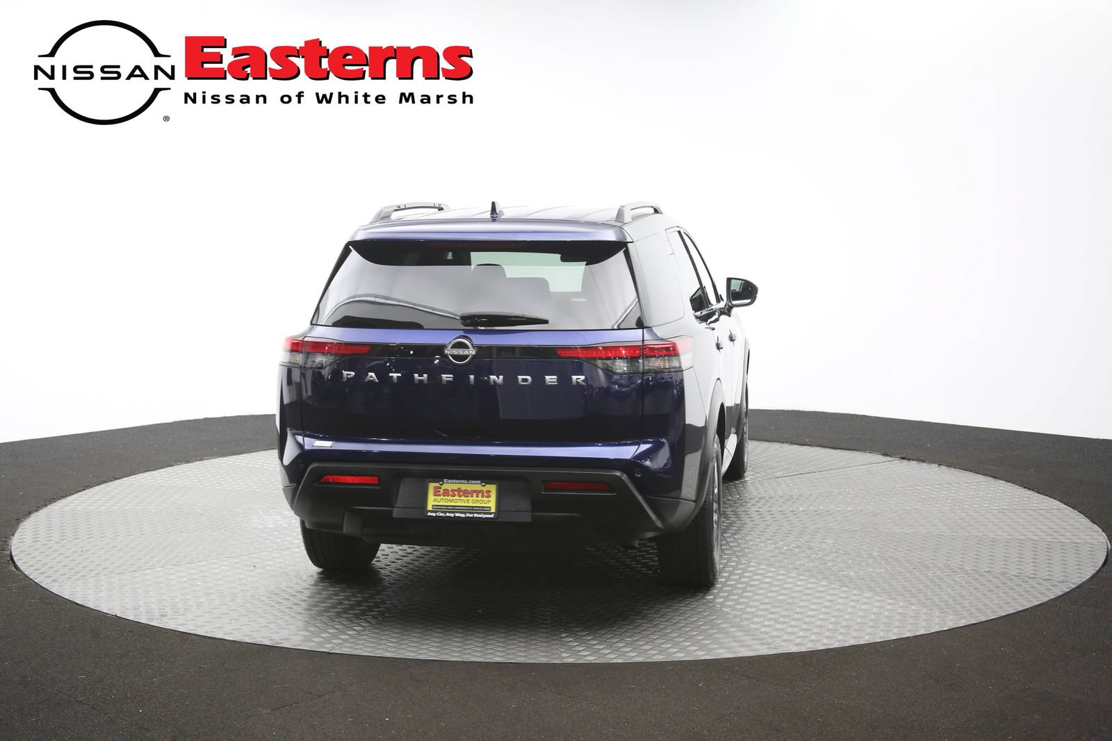 Used 2025 Nissan Pathfinder SV FWD image 37