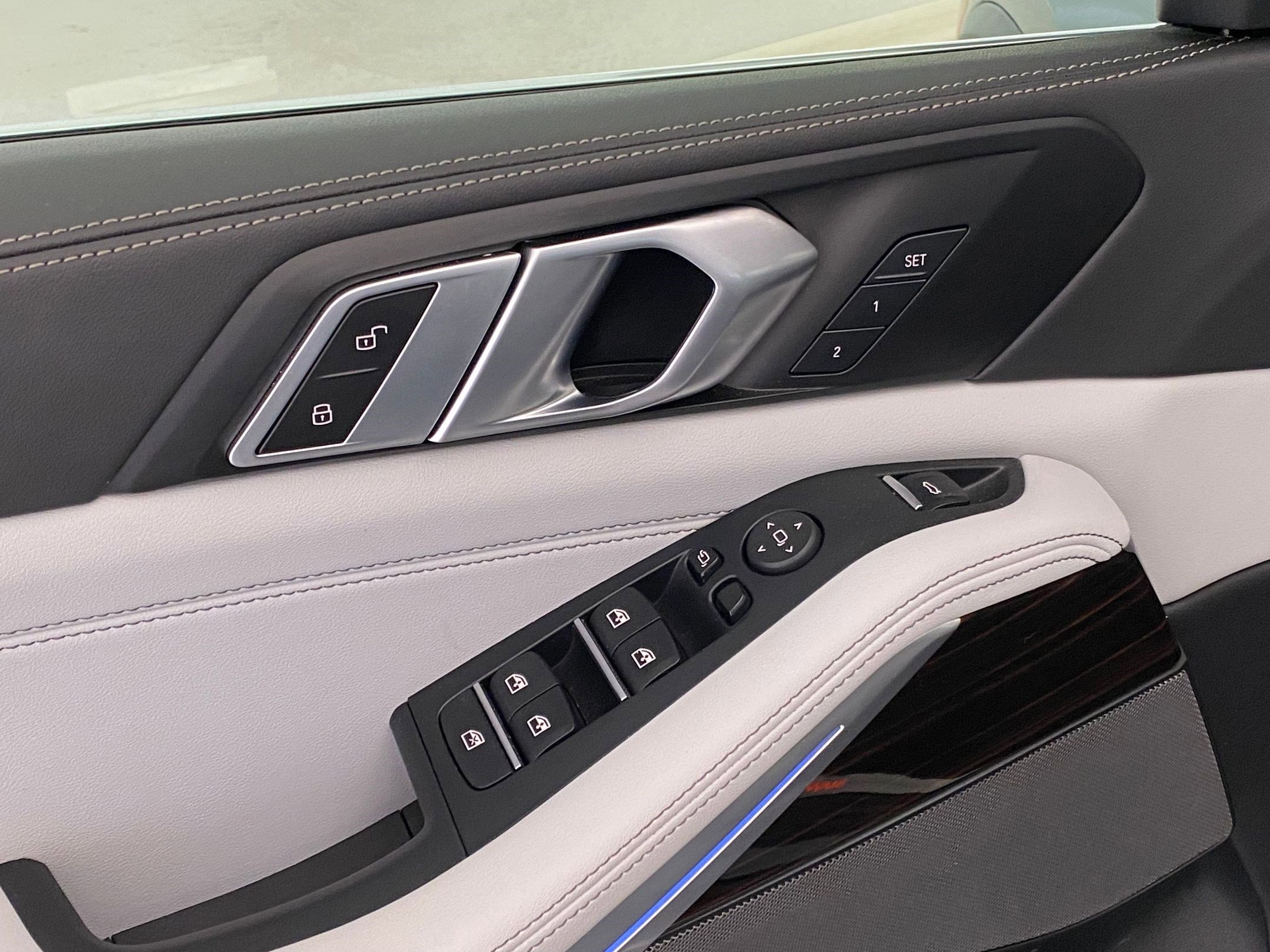 Used 2025 BMW X5 xDrive50e w/ Premium Package image 24