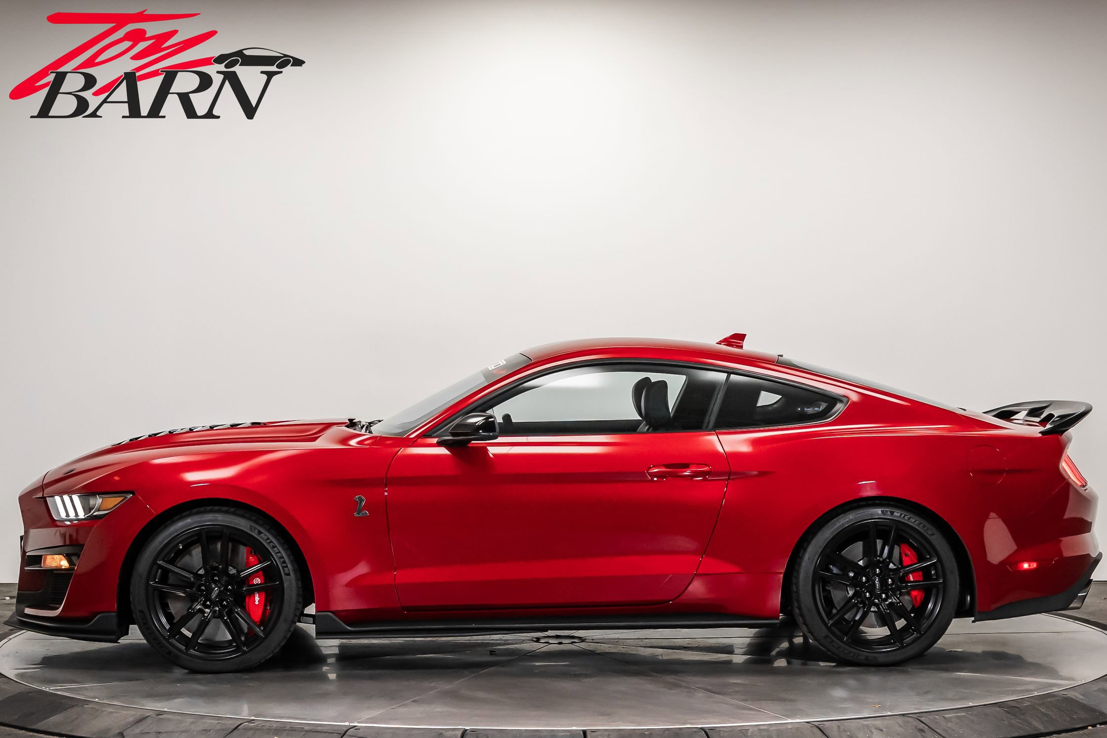 Used 2021 Ford Mustang Shelby GT500 w/ Technology Package image 2