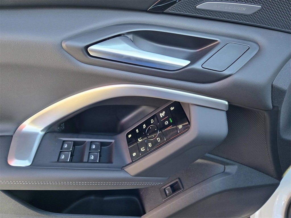 New 2025 Audi Q5 Premium Plus image 18