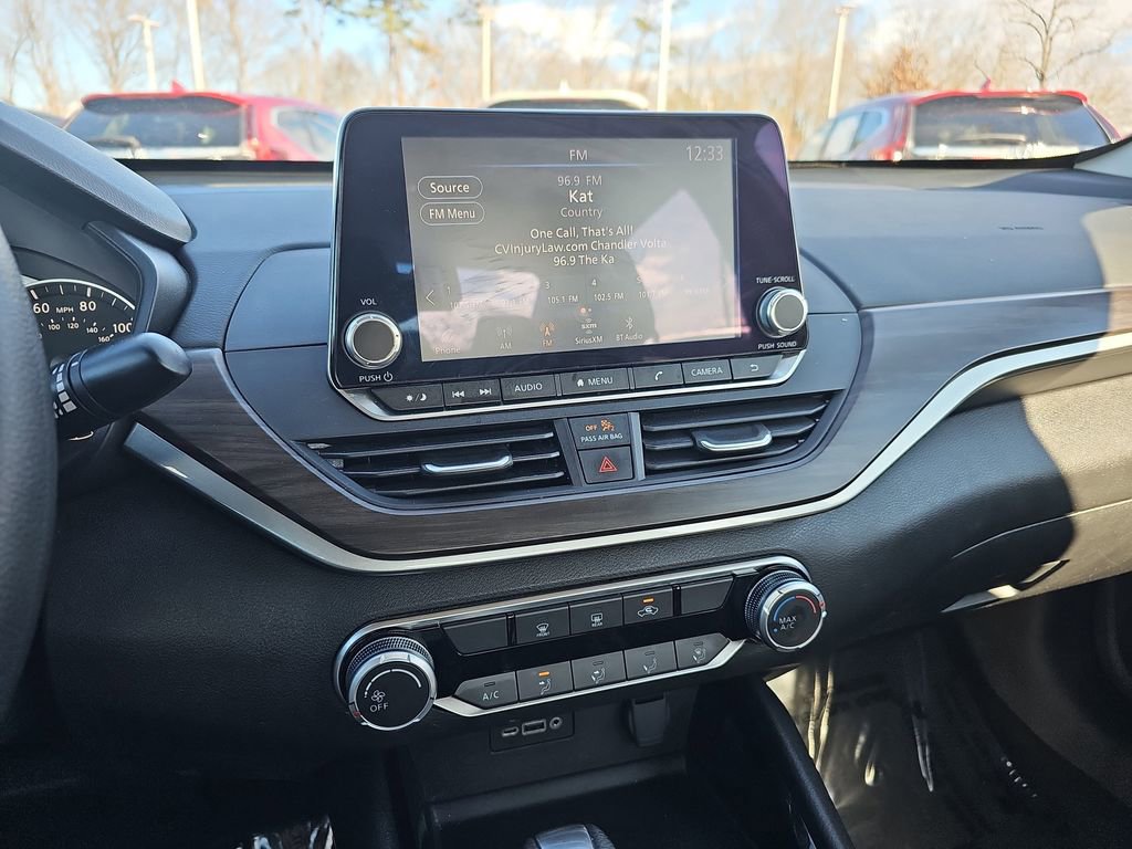 Used 2024 Nissan Altima 2.5 SV image 23