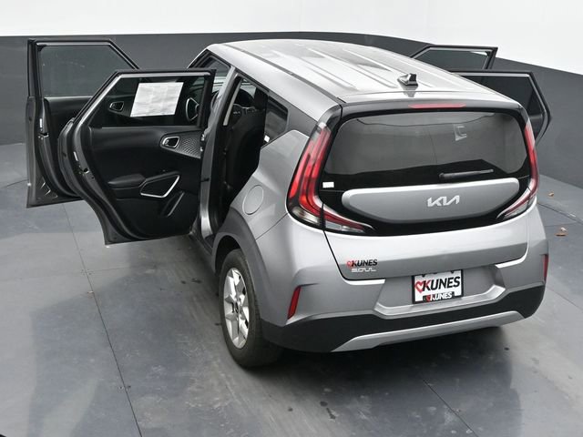 Used 2025 Kia Soul LX w/ LX Technology Package image 60