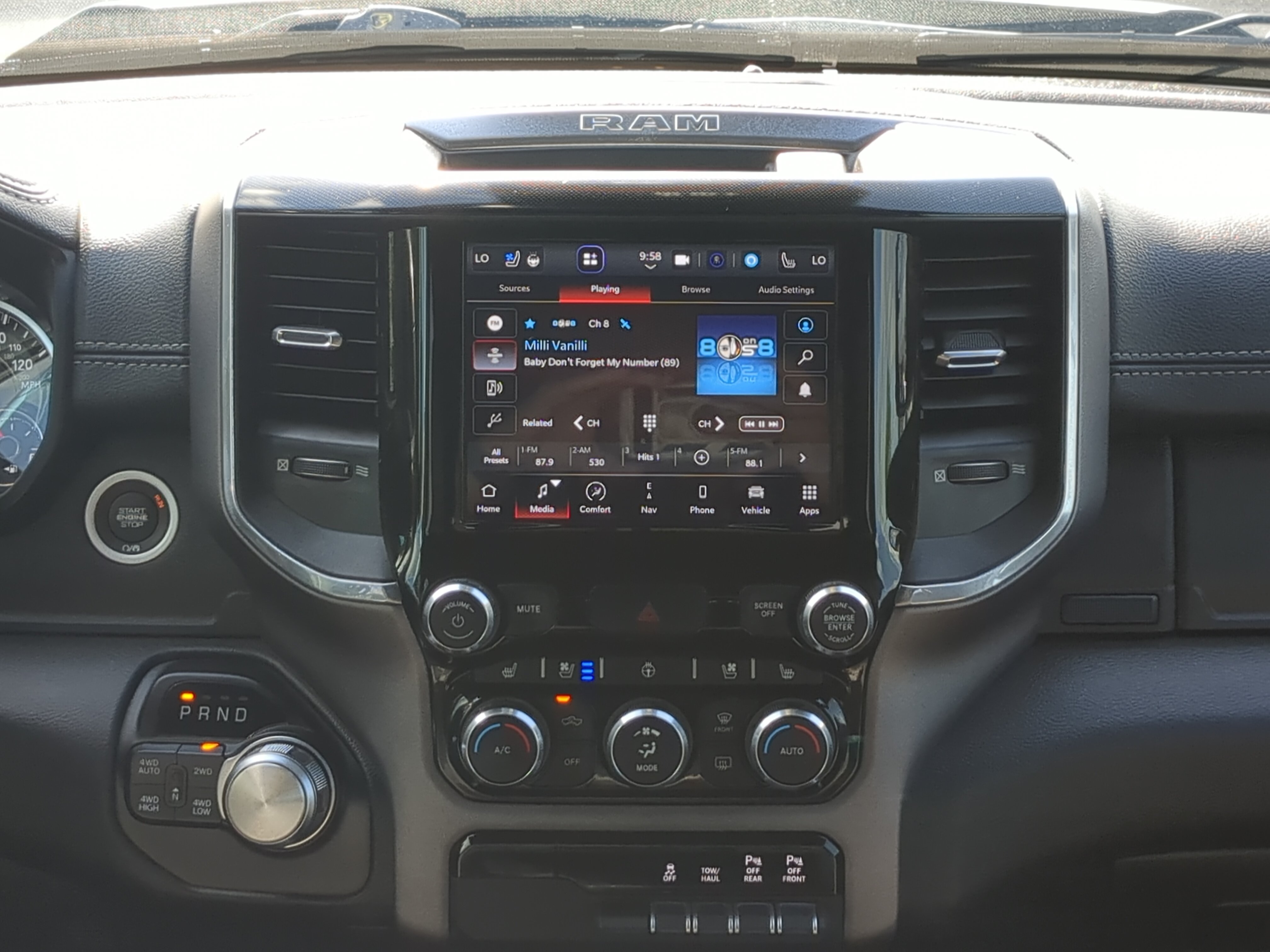 Used 2022 RAM 1500 Laramie AWD/4WD image 16