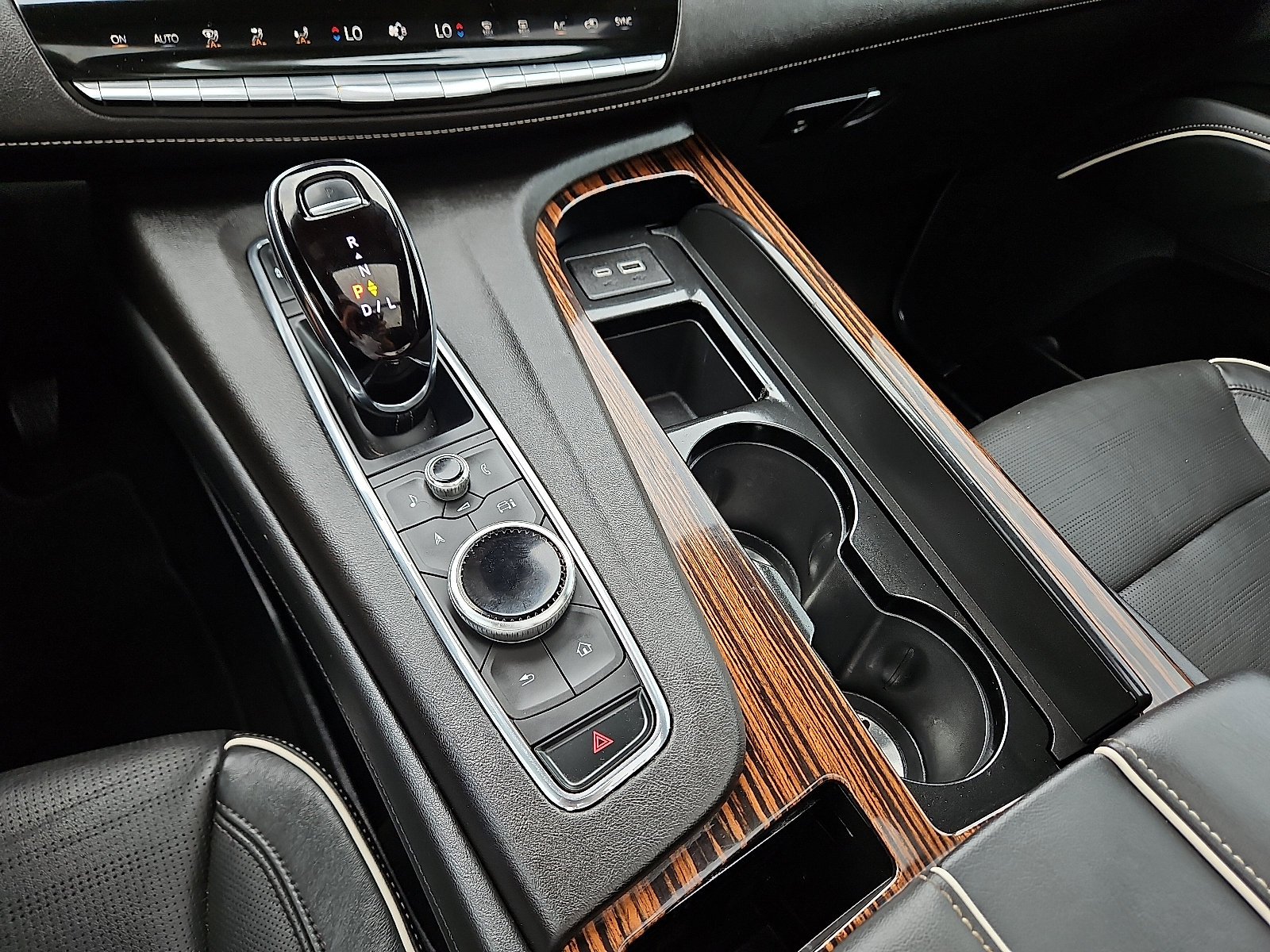 Used 2024 Cadillac Escalade Premium Luxury image 18