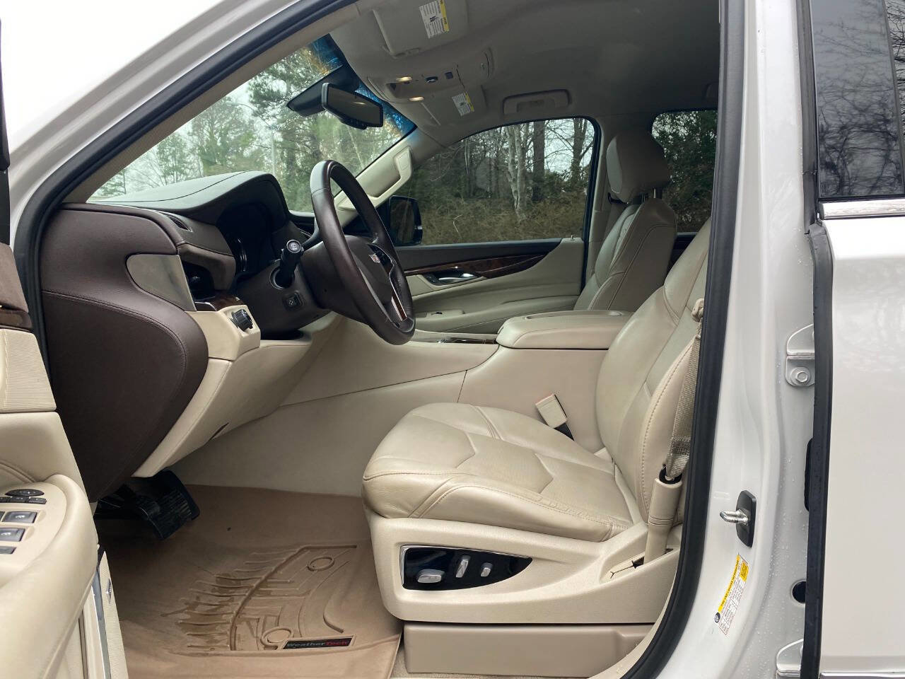 Used 2017 Cadillac Escalade ESV 2WD image 14