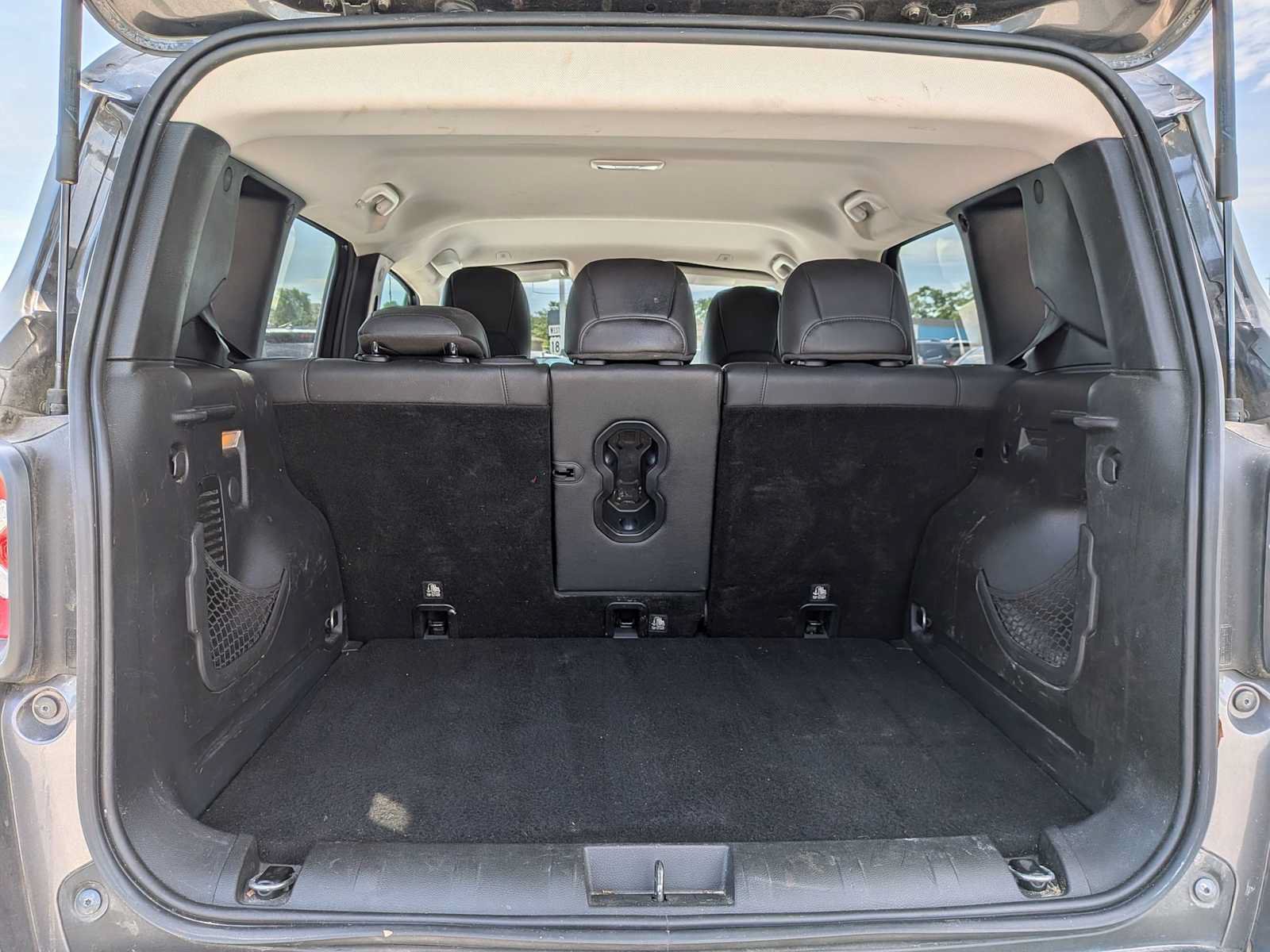 Used 2019 Jeep Renegade Trailhawk AWD/4WD image 31