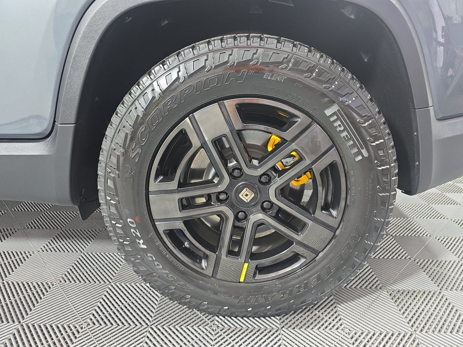 Used 2024 Rivian R1T Adventure Quad AWD/4WD image 10