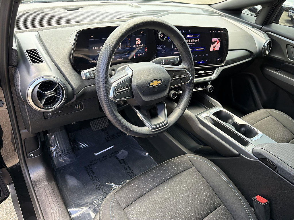 Used 2025 Chevrolet Equinox EV LT FWD image 9