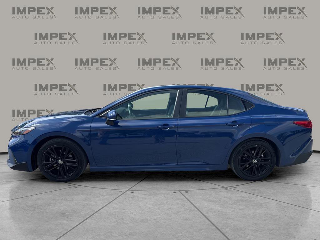 Used 2025 Toyota Camry SE FWD image 2