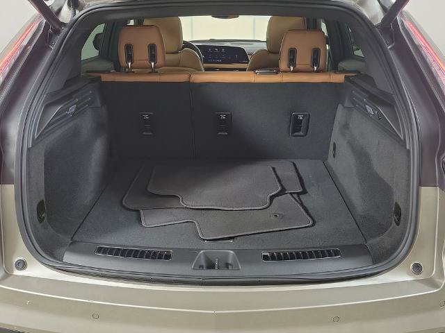 Used 2024 Cadillac XT4 Sport FWD image 7