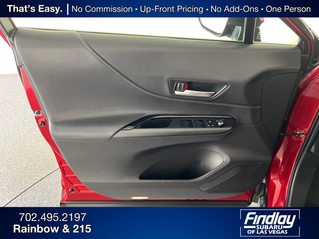 Used 2022 Toyota Venza XLE image 13