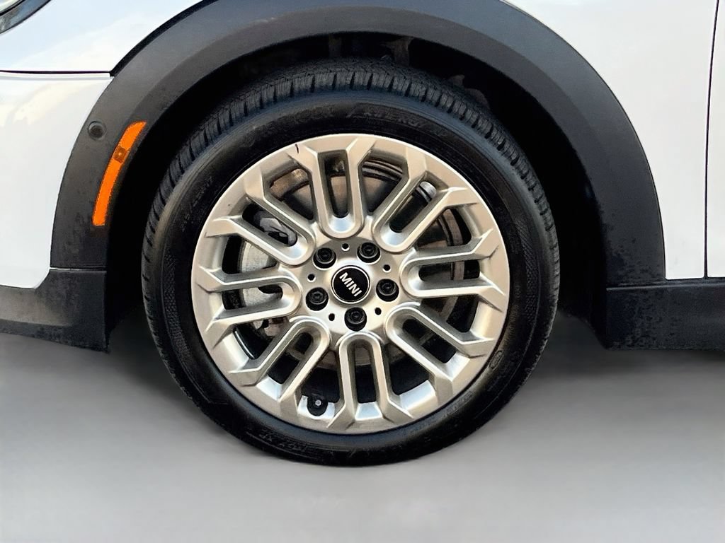 Used 2025 MINI Cooper 4-Door Hardtop FWD image 30