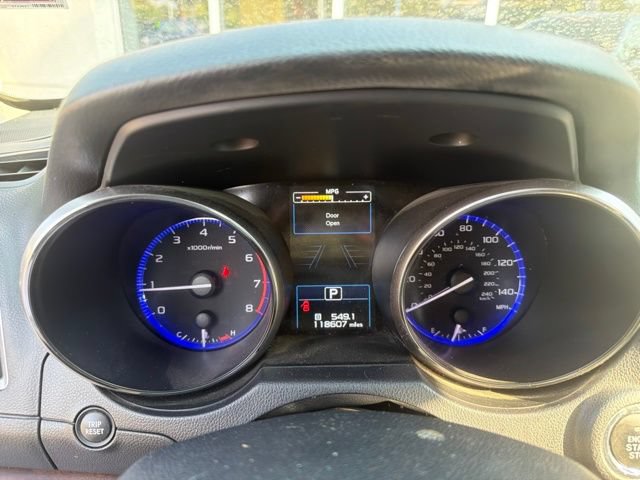 Used 2017 Subaru Outback 2.5i Limited AWD/4WD image 3