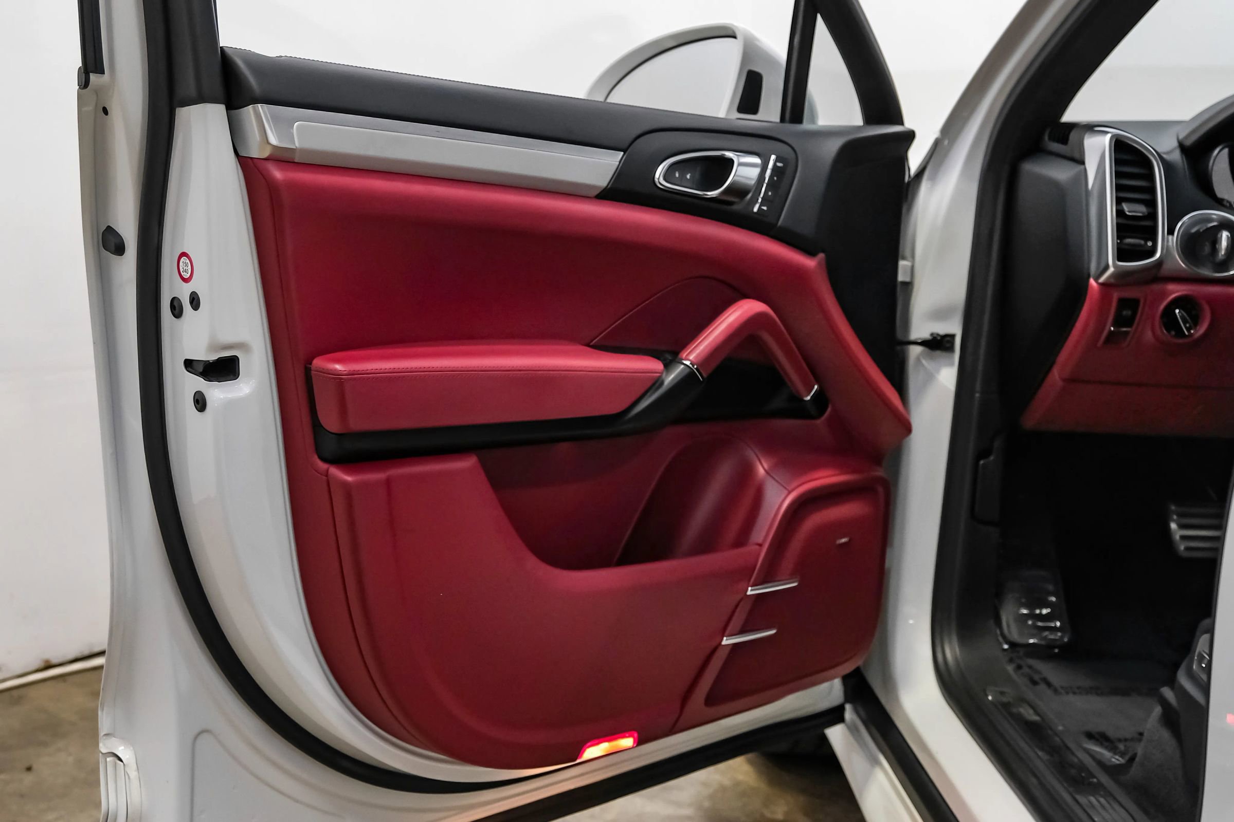 Used 2017 Porsche Cayenne GTS image 35