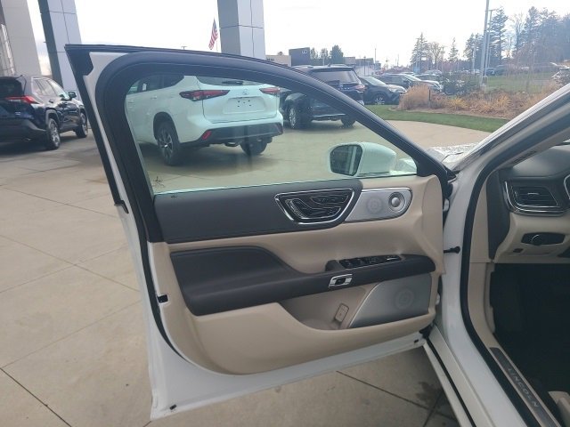 Used 2020 Lincoln Continental Reserve w/ Luxury Package image 18