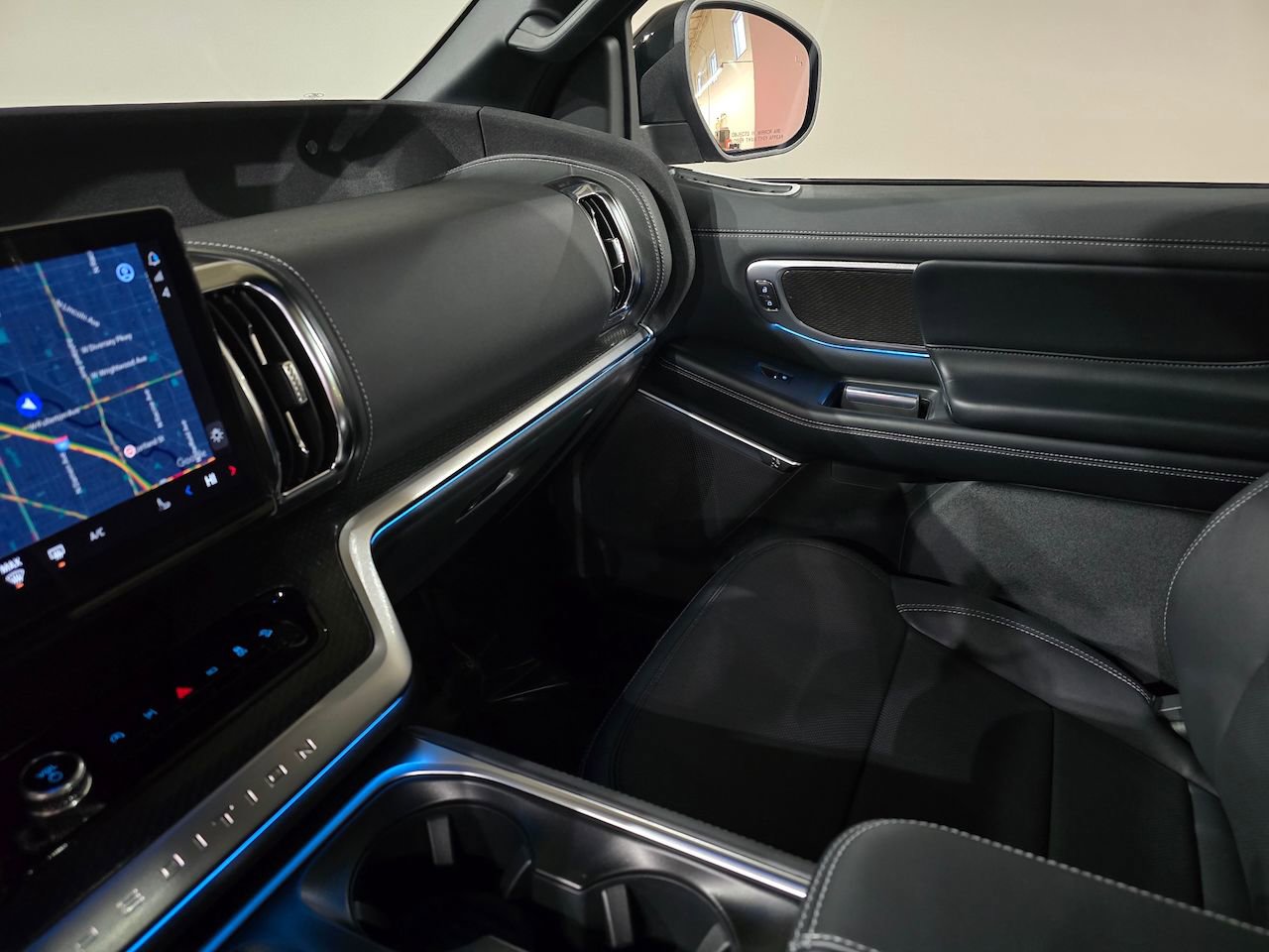 New 2025 Ford Expedition Platinum w/ Stealth Performance Package image 32