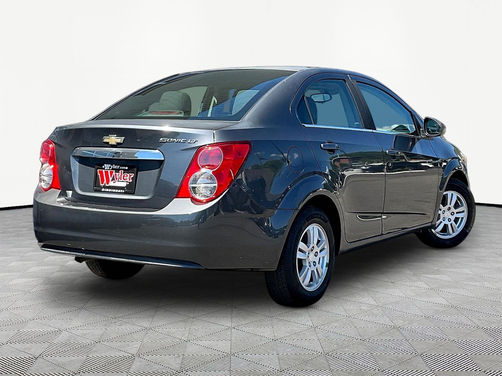 Used 2013 Chevrolet Sonic LT FWD image 6