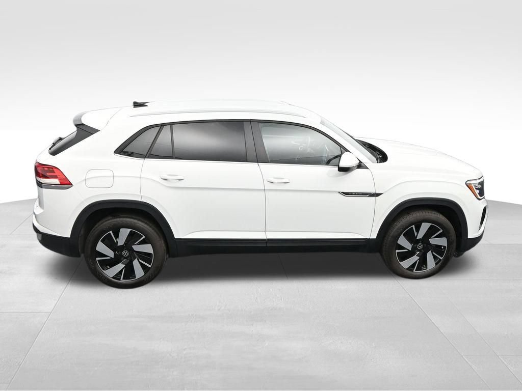 Used 2025 Volkswagen Atlas Cross Sport SE FWD image 34