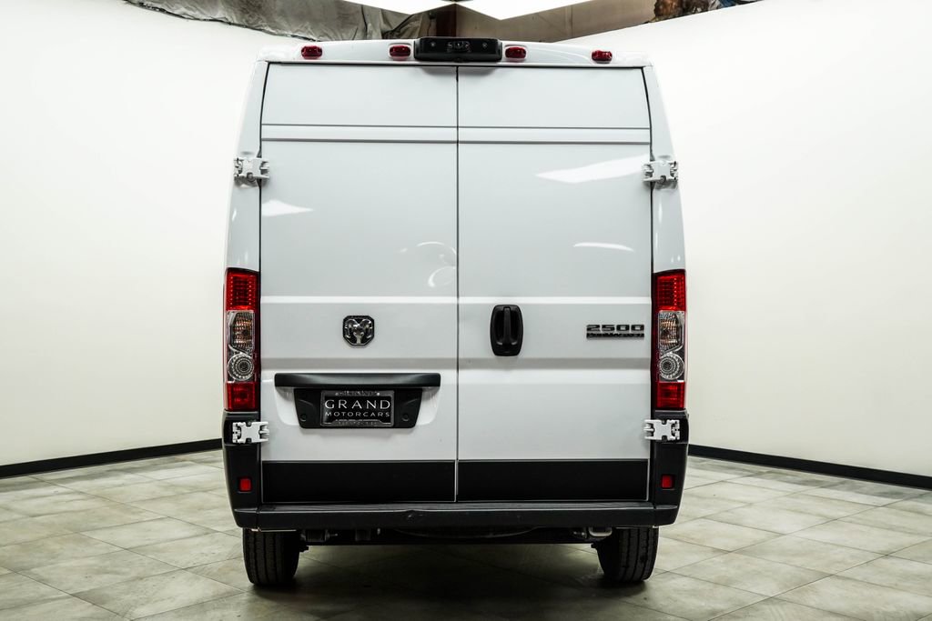 Used 2024 RAM ProMaster 2500 w/ Convenience Group FWD image 9