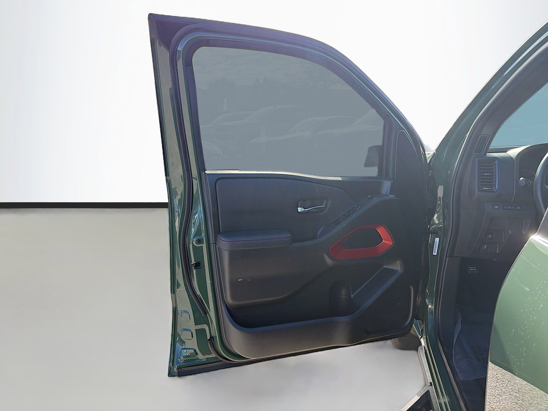 Used 2024 Nissan Frontier Pro-X image 21