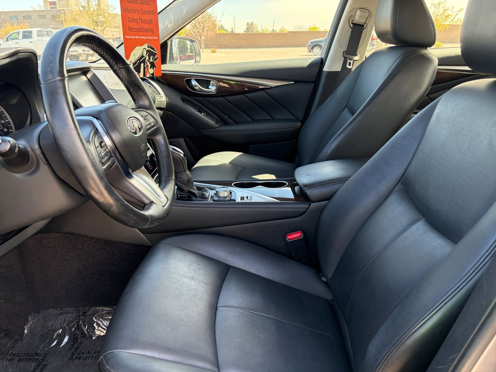 Used 2018 INFINITI Q50 Luxe w/ Essential Package (3.0T Luxe) AWD/4WD image 17
