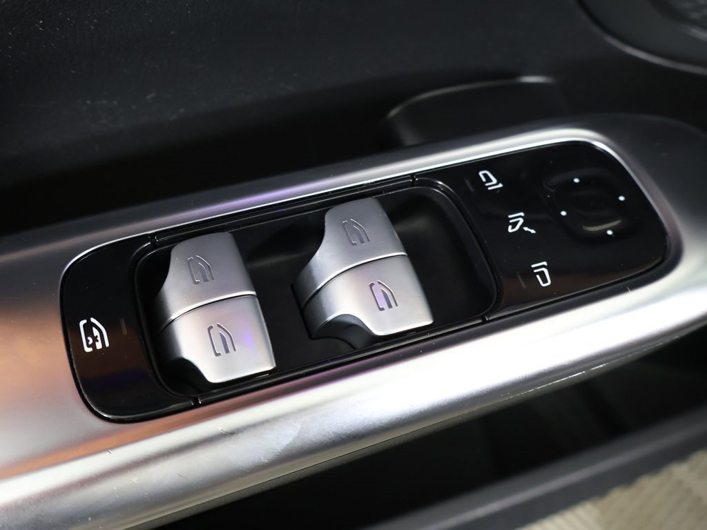 Used 2023 Mercedes-Benz C 300 4MATIC Sedan image 39