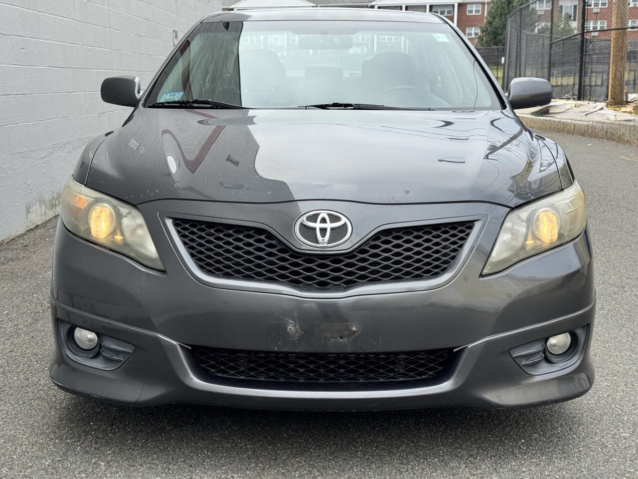 Used 2011 Toyota Camry SE w/ SE Extra-Value Pkg #1 FWD image 3