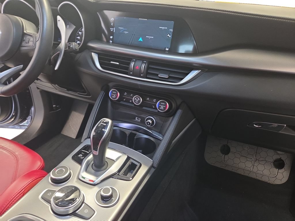 Used 2023 Alfa Romeo Stelvio Veloce AWD/4WD image 16