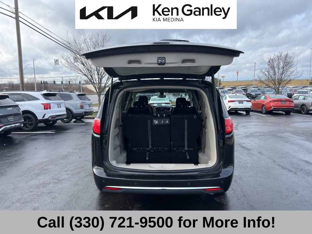 Used 2018 Chrysler Pacifica Touring-L w/ Premium Audio Group image 49