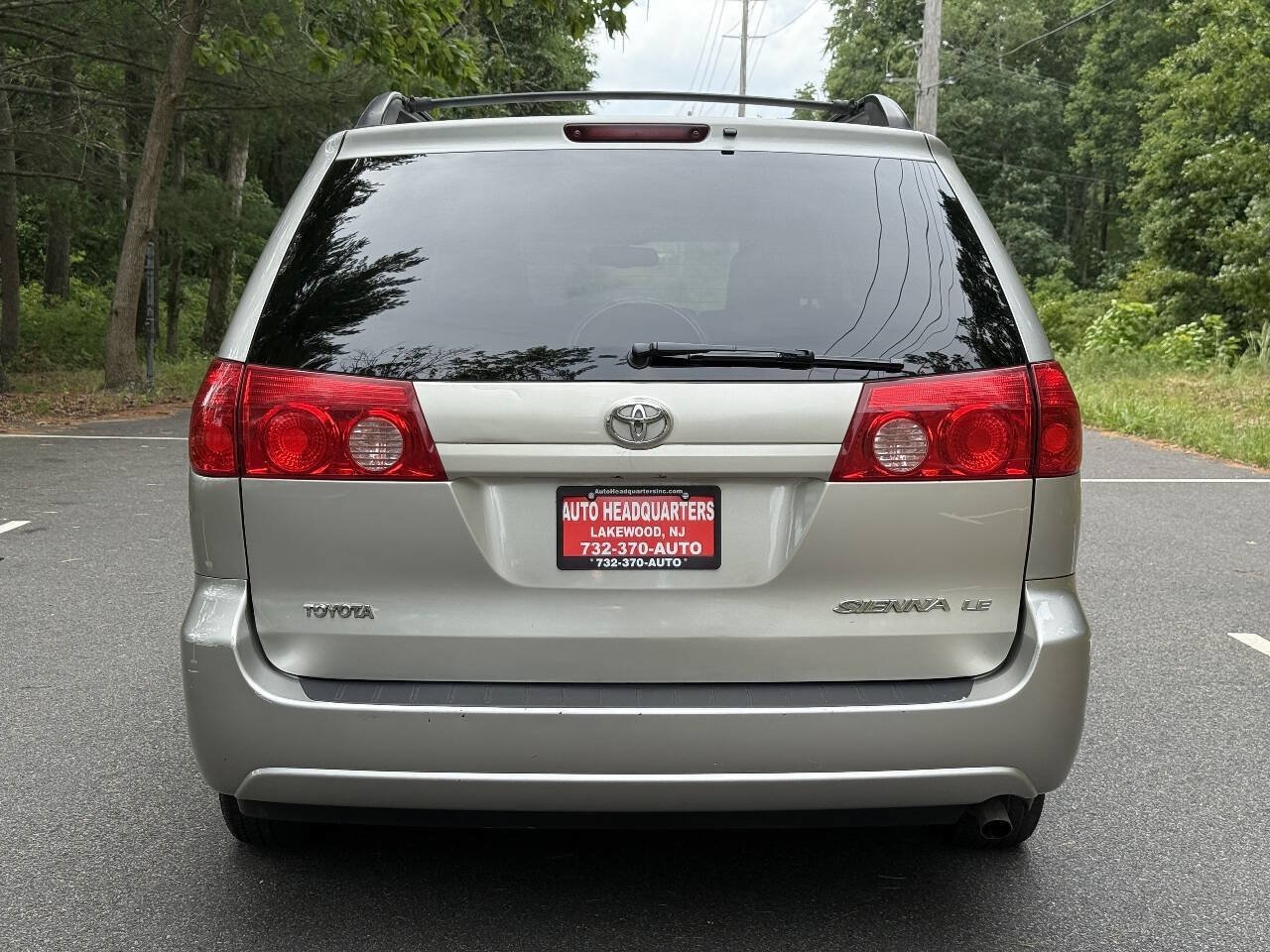 Used 2010 Toyota Sienna LE FWD image 6