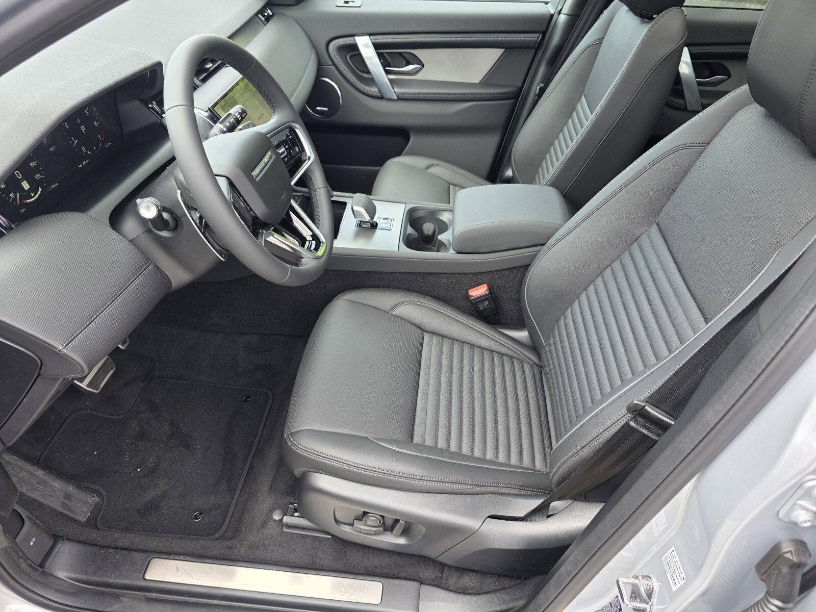 New 2026 Land Rover Discovery Sport Landmark AWD/4WD image 10