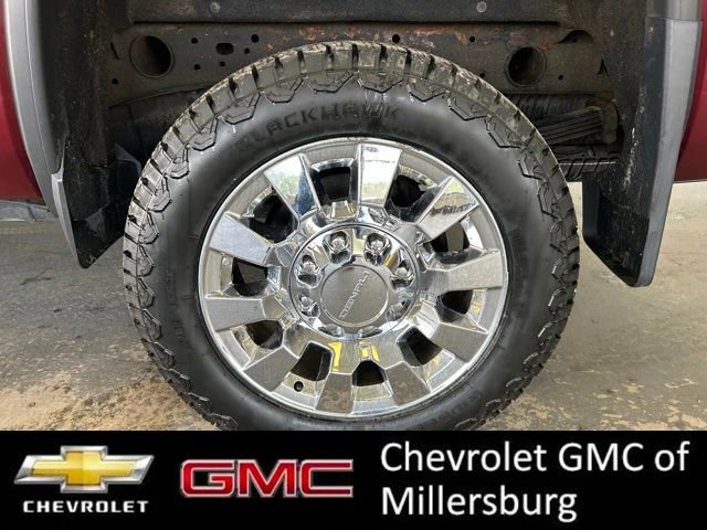 Used 2017 GMC Sierra 2500 Denali w/ Duramax Plus Package AWD/4WD image 9