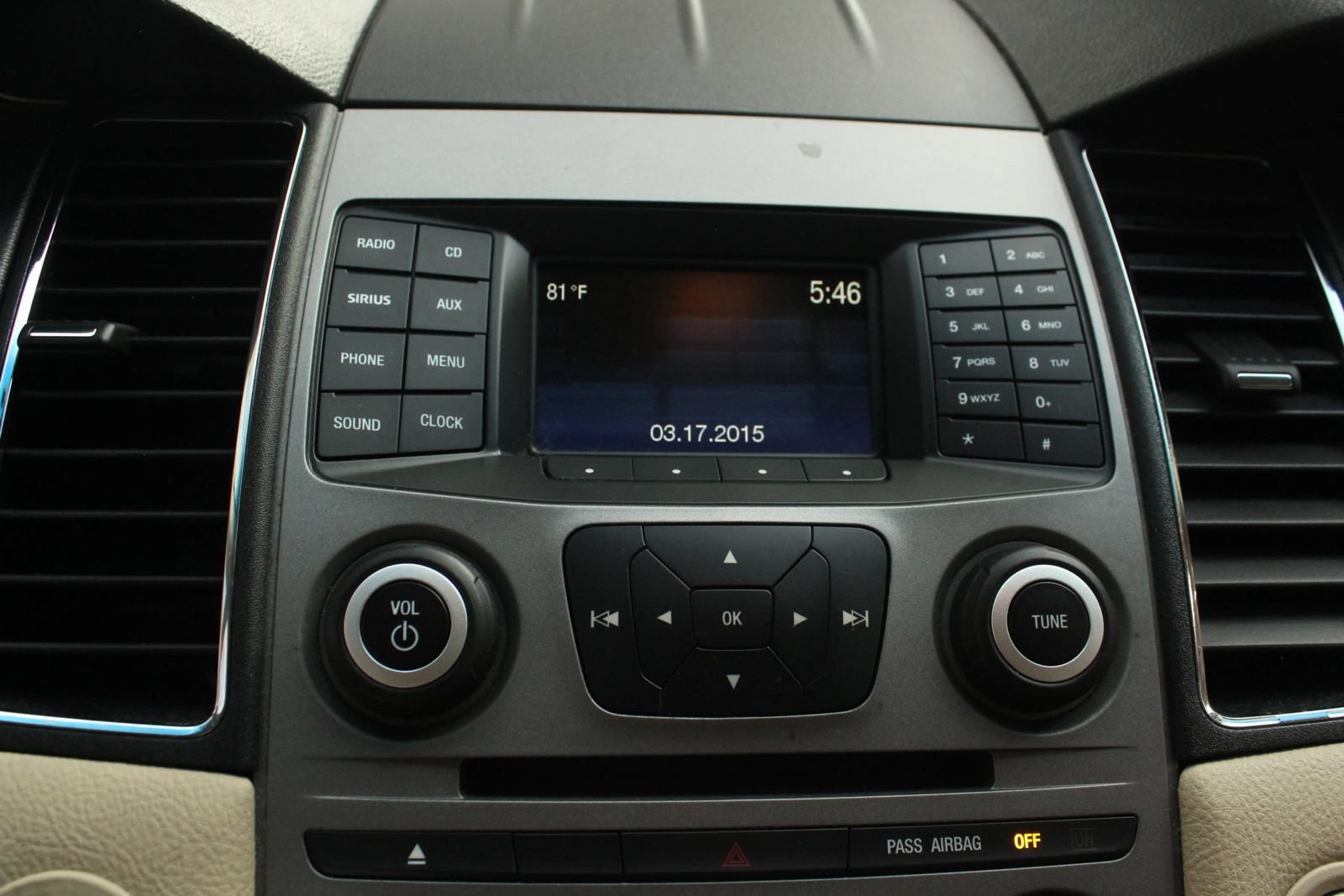 Used 2016 Ford Taurus SE FWD image 33