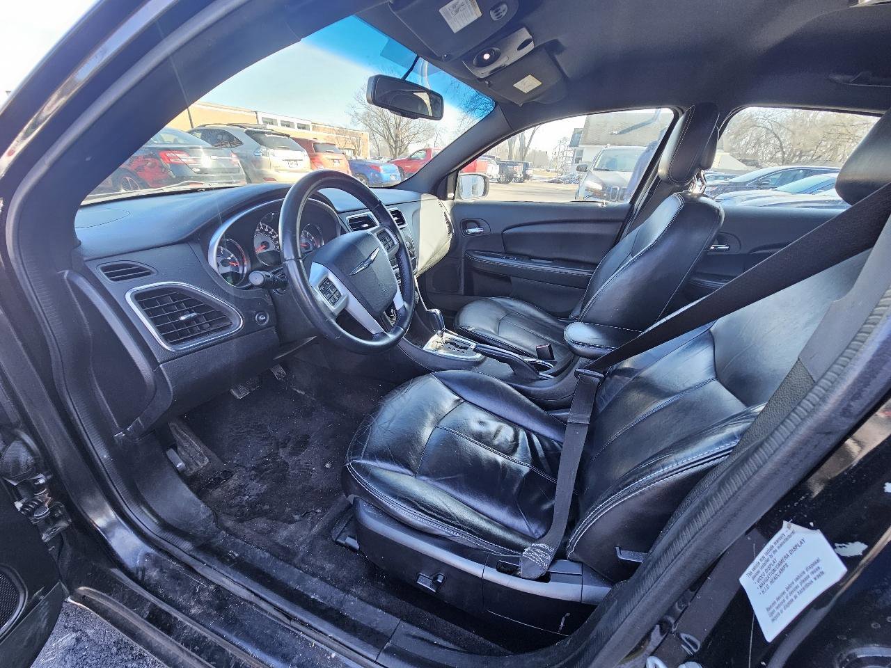 Used 2014 Chrysler 200 Limited image 16