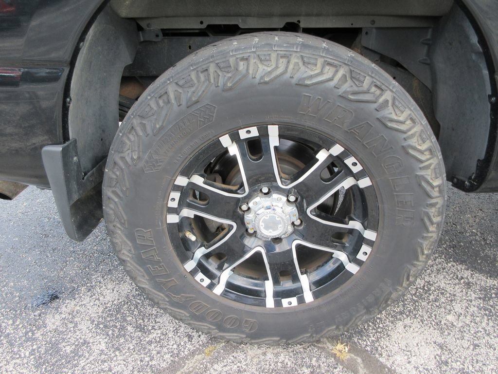 Used 2019 Nissan Titan S AWD/4WD image 9