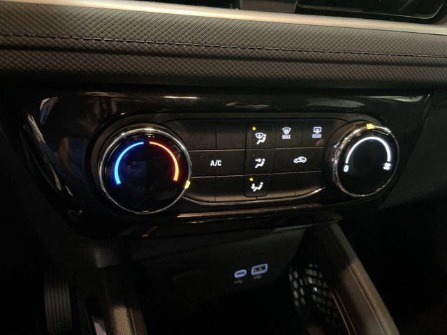 Used 2025 Chevrolet TrailBlazer LT AWD/4WD image 21