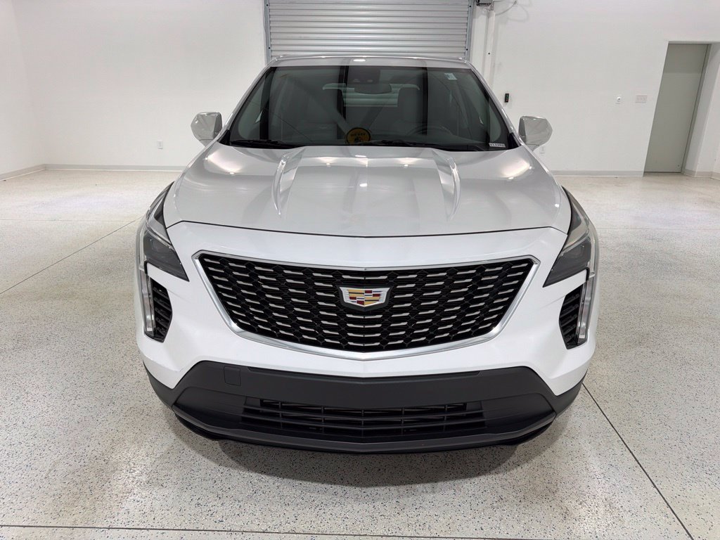 Used 2022 Cadillac XT4 Luxury w/ Driver Awareness Package FWD image 8