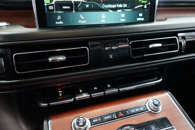 Used 2021 Lincoln Aviator Reserve AWD/4WD image 39