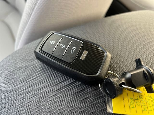 Used 2021 Toyota Corolla LE w/ Carpet Mat Package (TMS) image 30