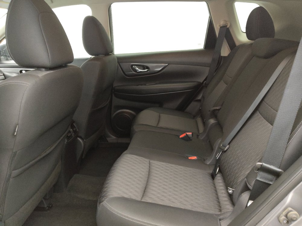 Used 2018 Nissan Rogue SV image 18