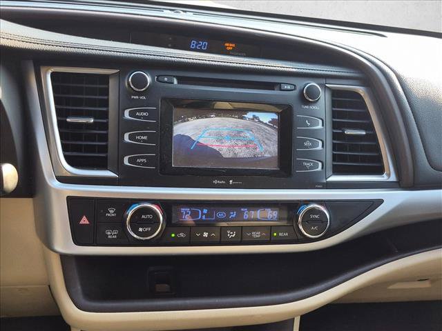 Used 2015 Toyota Highlander Plus FWD image 11