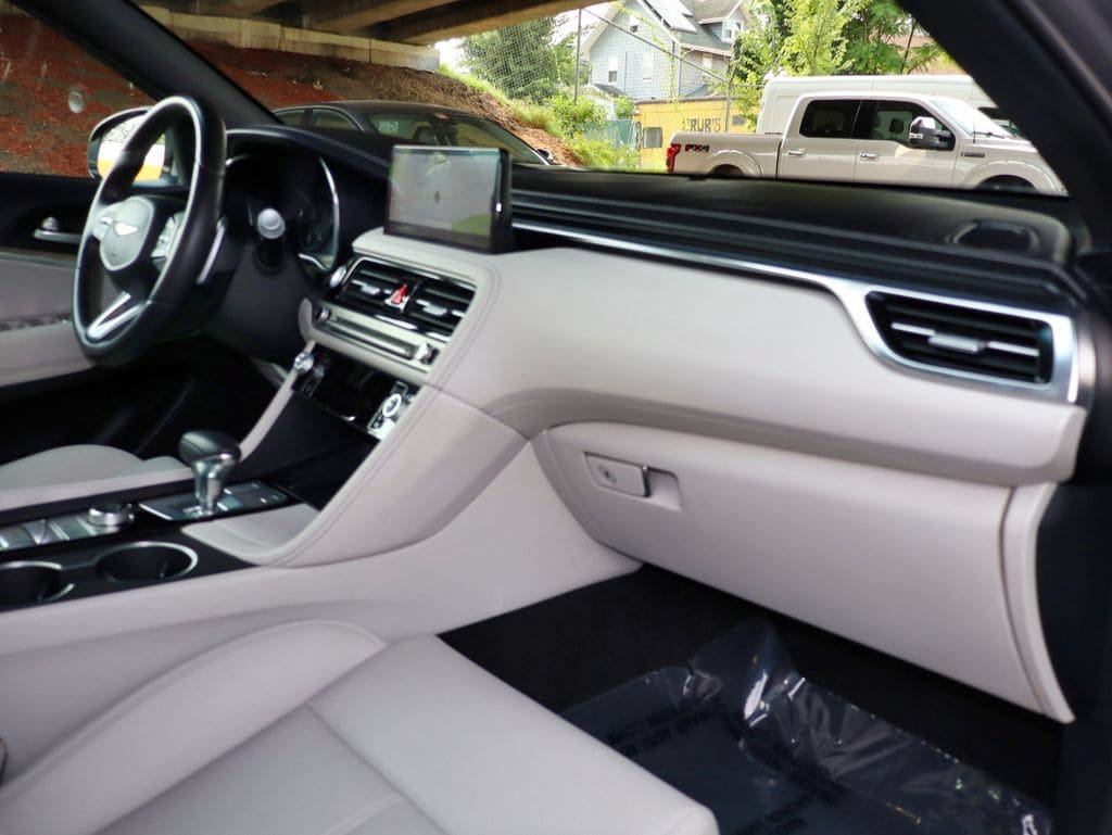 Used 2025 Genesis G70 2.5T AWD/4WD image 23