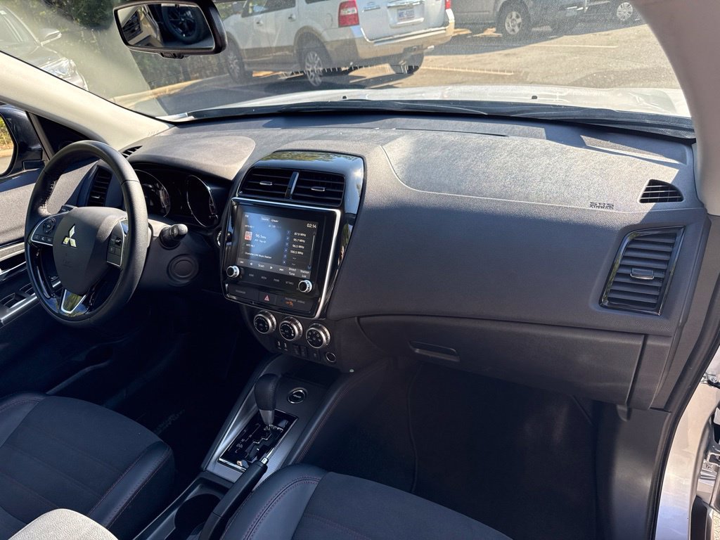 Used 2025 Mitsubishi Outlander Sport SE AWD/4WD image 33