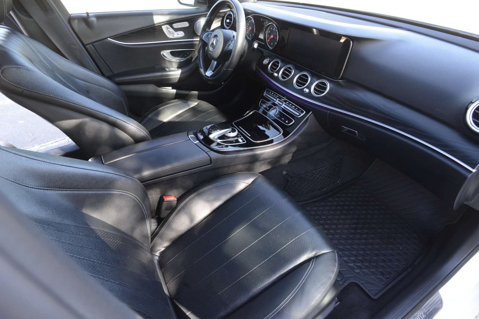 Used 2017 Mercedes-Benz E 300 image 11