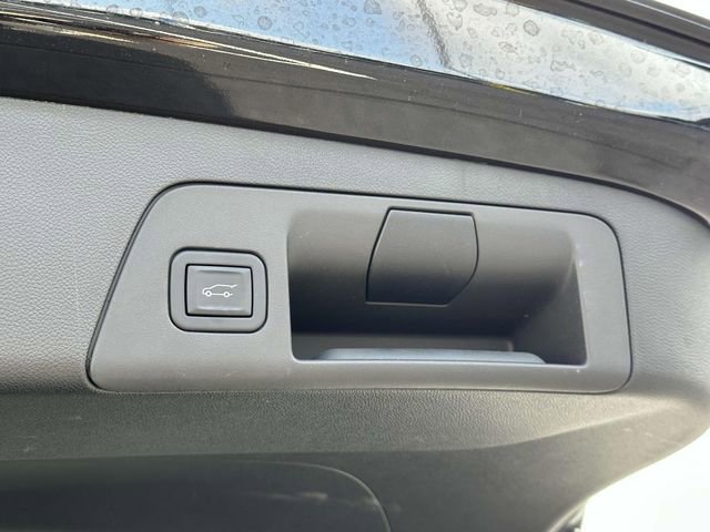 Used 2023 Buick Envision Avenir image 11