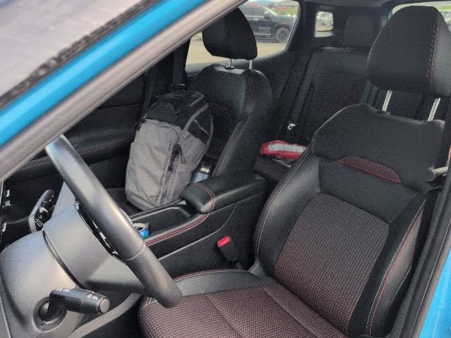 Used 2025 Nissan Kicks SR AWD/4WD image 14