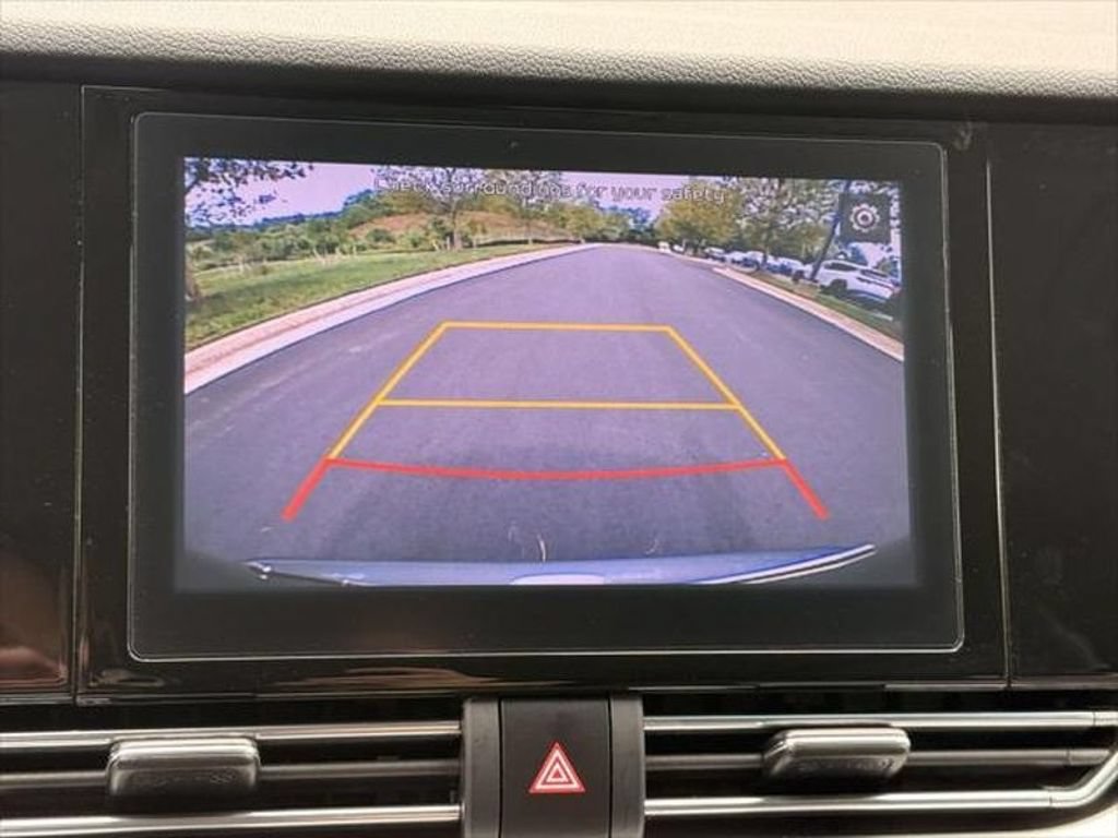 Used 2022 Kia Niro LXS FWD image 33