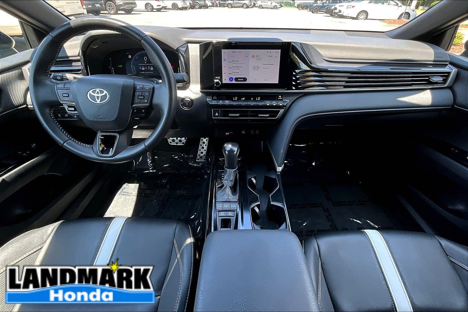 Used 2025 Toyota Camry SE FWD image 15