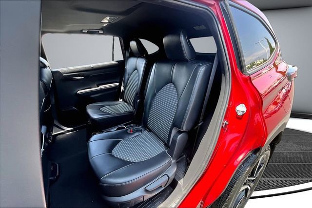 Used 2021 Toyota Highlander XSE FWD image 22